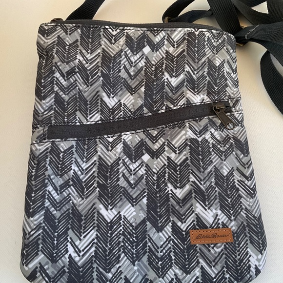 EDDIE BAUER TRAVEL CROSSBODY PURSE - Picture 2 of 8